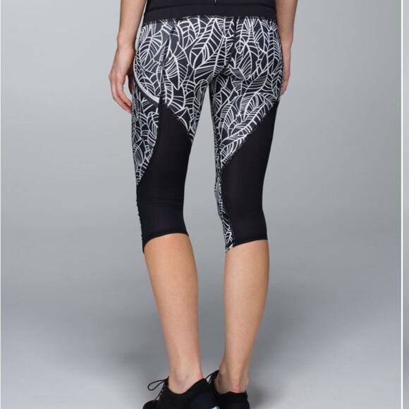 Lululemon Run A Marathon Crop II
Pretty Palm Black Angel Wing - Picture 6 of 7